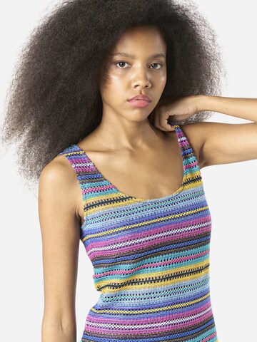 KOROSHI Трикотажное платье в Синий