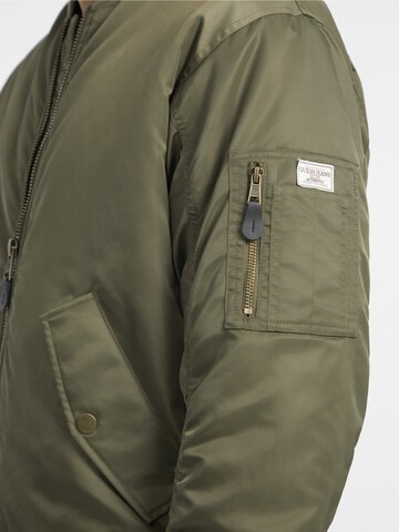 GUESS JEANS Tussenjas in Groen