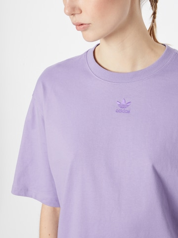 purpurinė ADIDAS ORIGINALS Marškinėliai 'Adicolor Essentials'