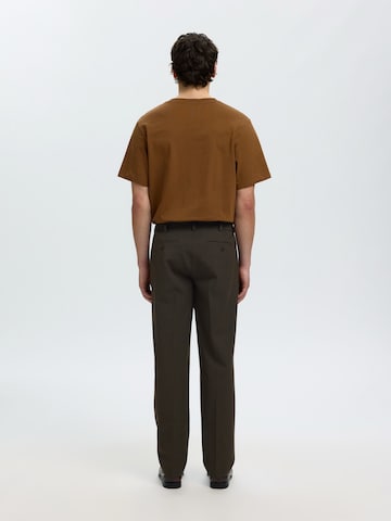 SELECTED Loosefit Élére vasalt nadrágok 'SLH220-FINN' - barna