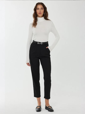 Hiccup - Tapered Calças com pregas em preto