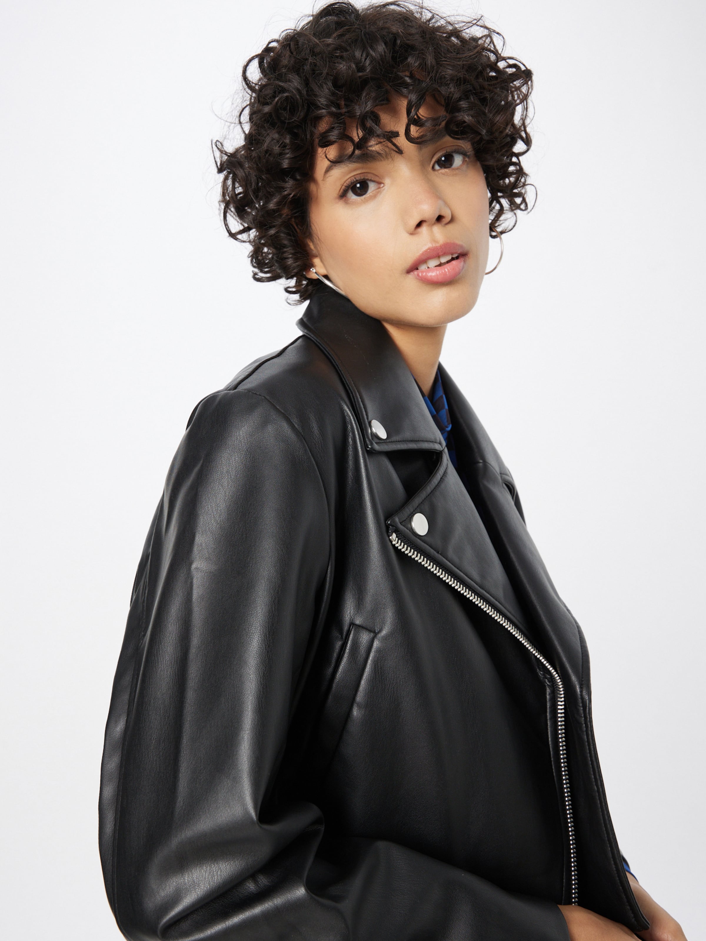 Monki Between season jacket in Black ABOUT YOU