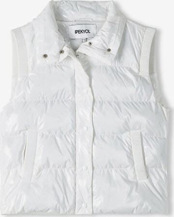 Ipekyol Vest in White: front