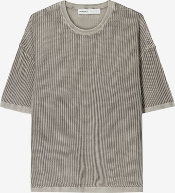 BershkaMajica - siva boja: prednji dio