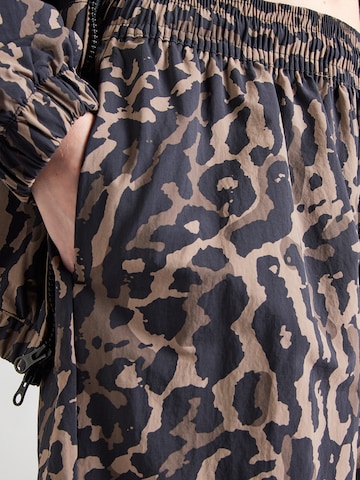 Nike Sportswear Дънки Tapered Leg Панталон в черно