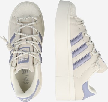 ADIDAS ORIGINALS Matalavartiset tennarit 'Superstar Bonega' värissä beige