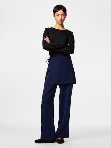 regular Pantaloni 'PCJossa' di PIECES in blu