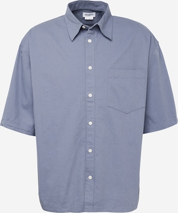 WEEKDAY Comfort fit Button Up Shirt 'Heino' in Blue: front