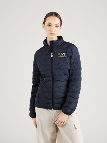 EA7 Emporio Armani - Chaqueta de entretiempo 'GIUBBOTTO' en azul: frente