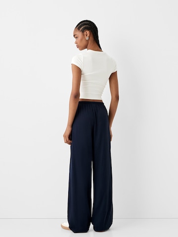 Wide leg Pantaloni di Bershka in blu