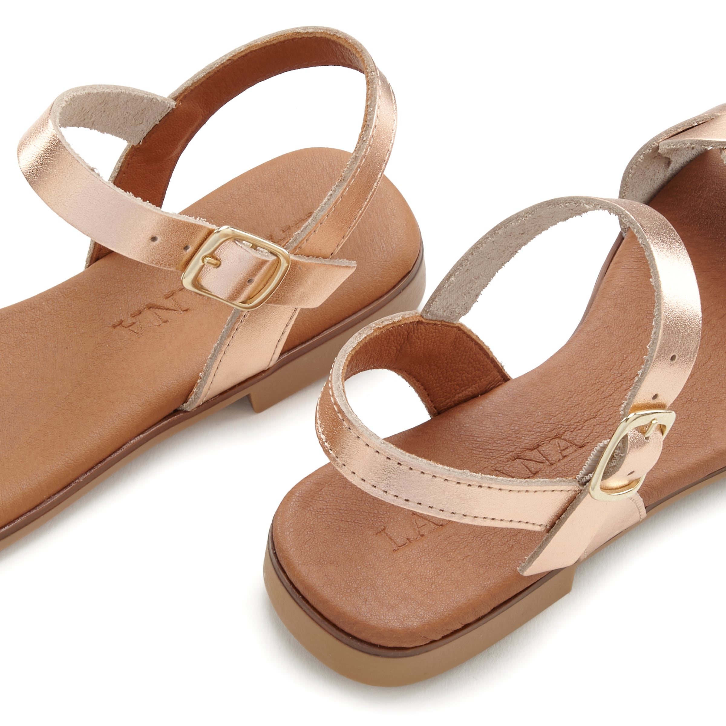 LASCANA Сандали в кафяво