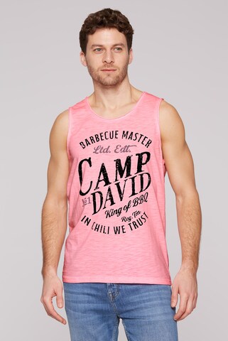CAMP DAVID Muskelshirt mit Label Print im Used Look in Pink: Vorderseite