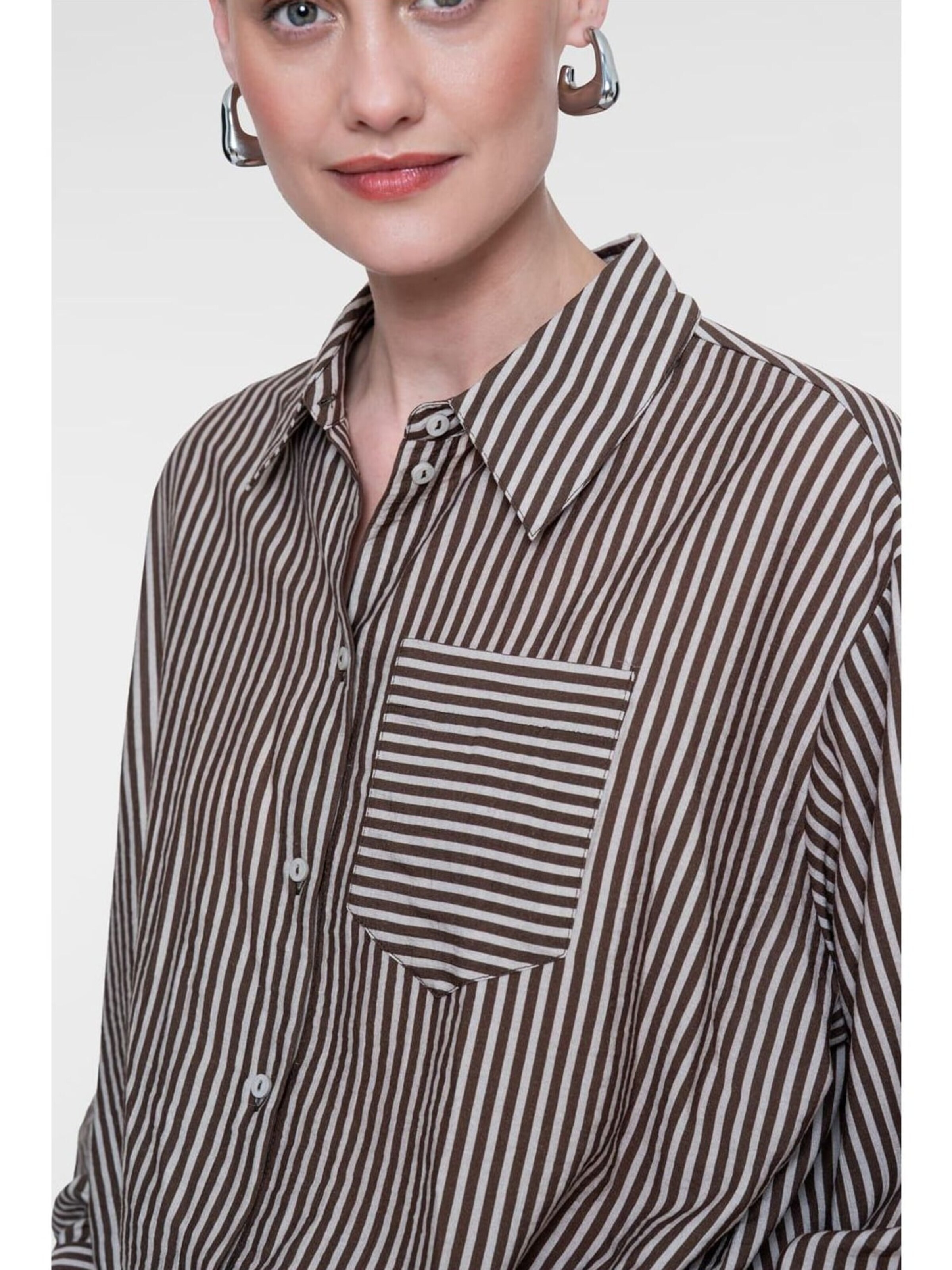 Geisha Blouse in Bruin