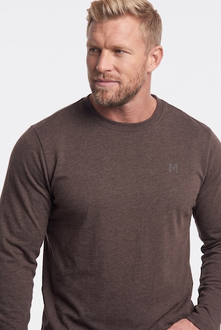 Men Plus Shirt in Brown