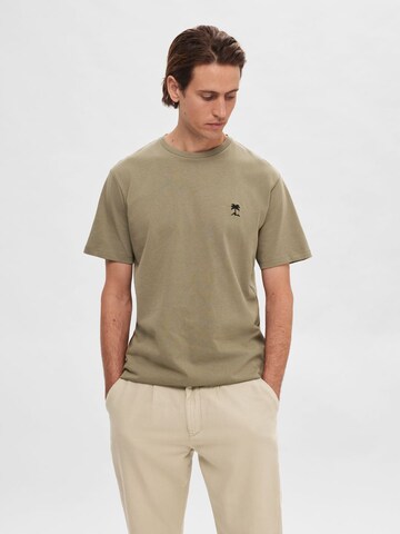 T-Shirt SELECTED HOMME en vert : devant