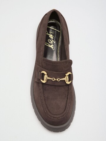 Chaussure basse Lipsy en marron