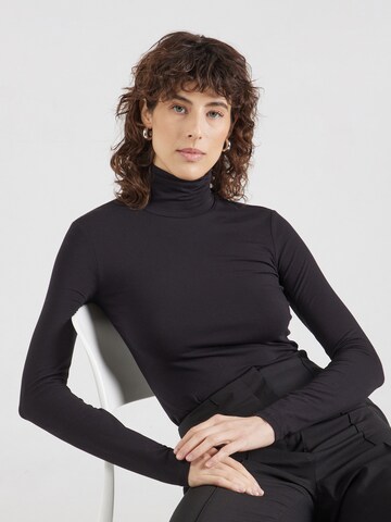Weekend Max Mara T-shirt 'MULTIF' i svart: framsida