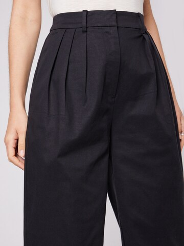 Guido Maria Kretschmer Women Loose fit Pleat-Front Pants 'Nadia' in Black