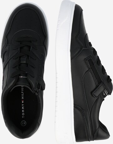 TOMMY HILFIGER Sneakers in Zwart