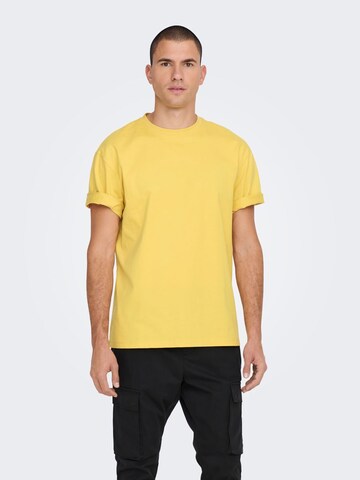 Only & Sons T-shirt 'Fred' i gul: framsida