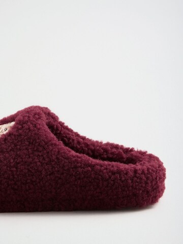 Friends Like These - Zapatillas de casa en rojo