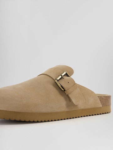 Bershka Clogs in Grijs