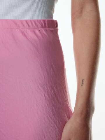 Gonna 'Jara' di EDITED in rosa