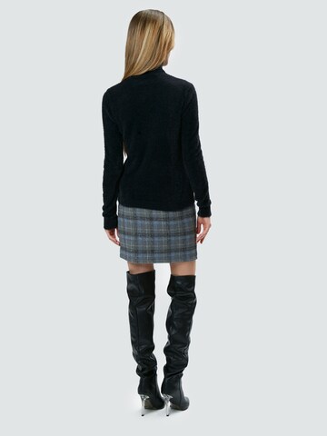 Influencer Sweater in Black