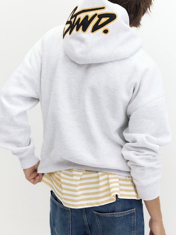Pull&Bear Tréning póló 'STWD' - szürke: elől