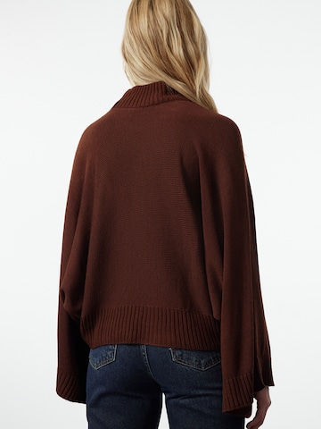 Trendyol Pullover in Braun