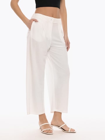 Wide Leg Pantalon à pince 'Operator' 4TAILORS en blanc