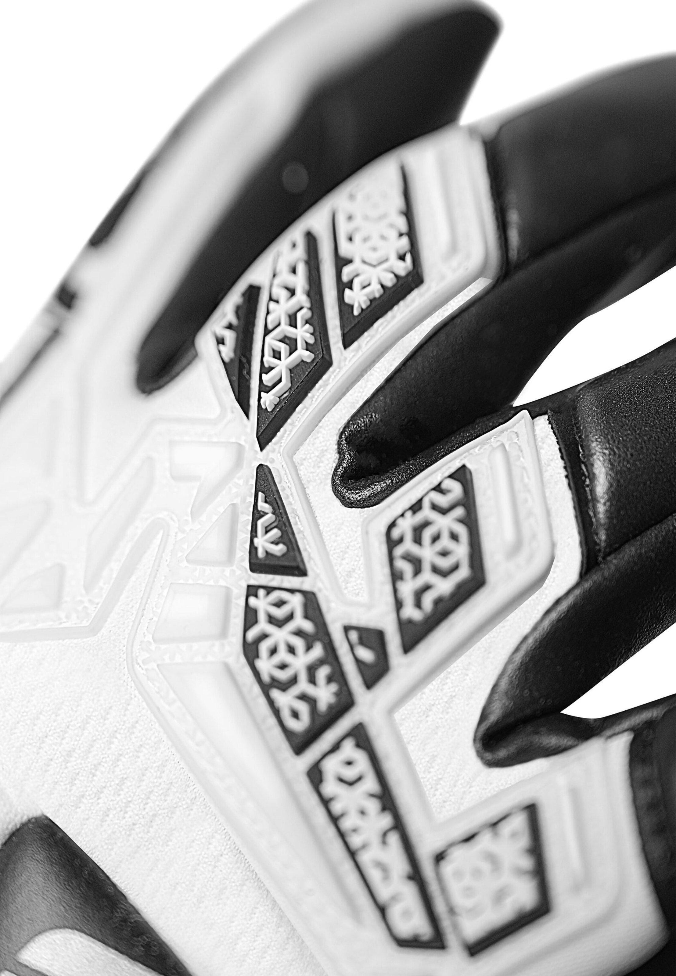 REUSCH Sporthandschoenen 'Attrakt Freegel Gold X' in Zwart