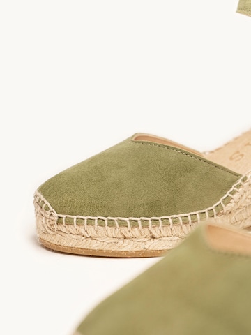 Alhamas Strap sandal 'Alpargata Cuña 7 cm' in Green