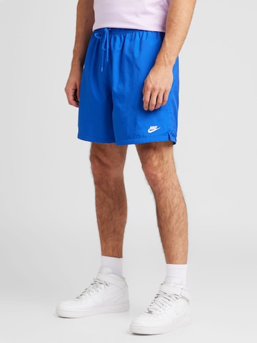 Regular Pantalon 'CLUB' Nike Sportswear en bleu : devant