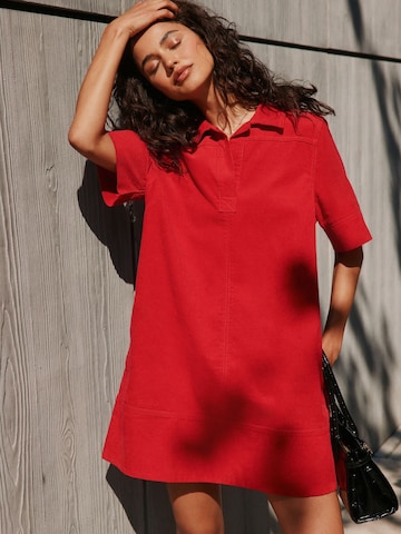 Next - Vestido en rojo: frente