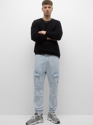 Pull&Bear Tapered Cargojeans in Blauw: voorkant