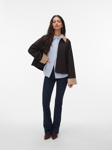 VERO MODA Kurtka przejściowa 'VMVICKY' w kolorze brązowy