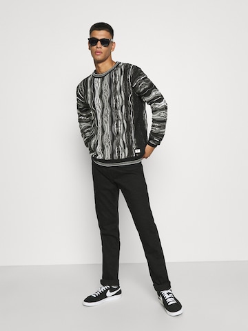 Carlo Colucci Kampsun, värv must