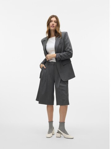 VERO MODA Loosefit Bukser med lægfolder 'LOVELY' i grå