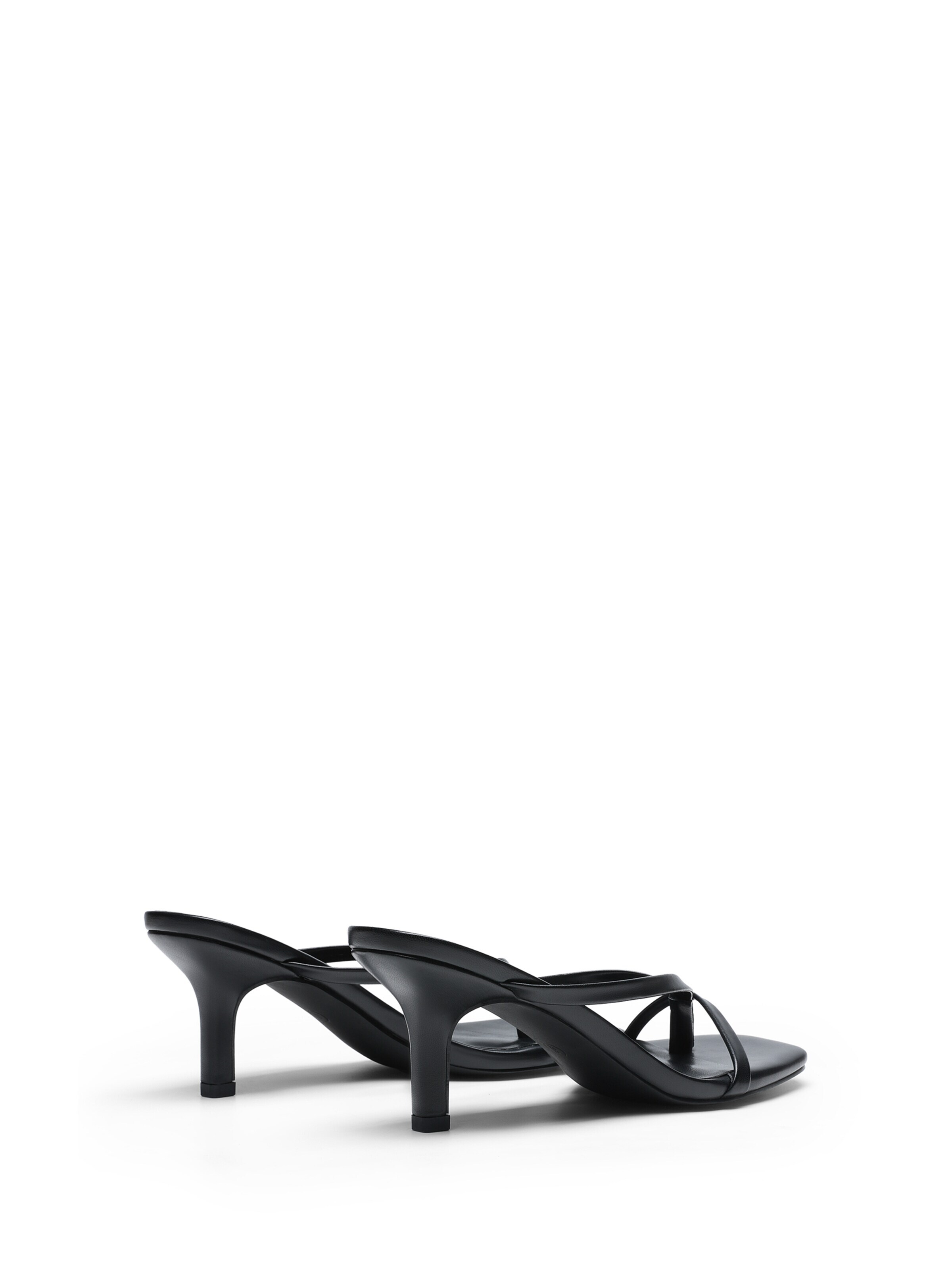 Dream Pairs Strap Sandals in Black