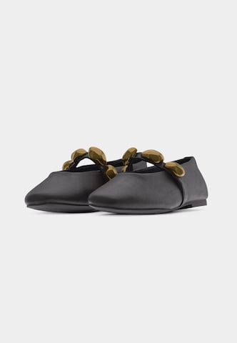STEVE MADDEN Remballerina 'Poppin' i svart