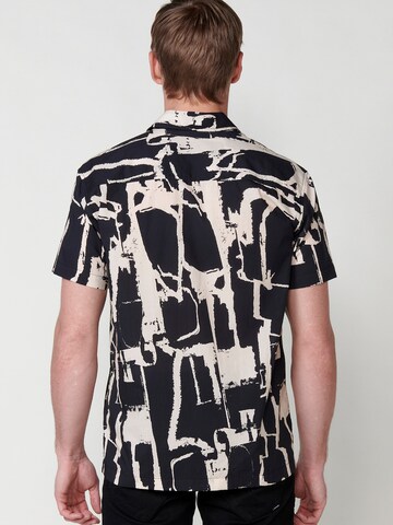 Coupe regular Chemise KOROSHI en noir