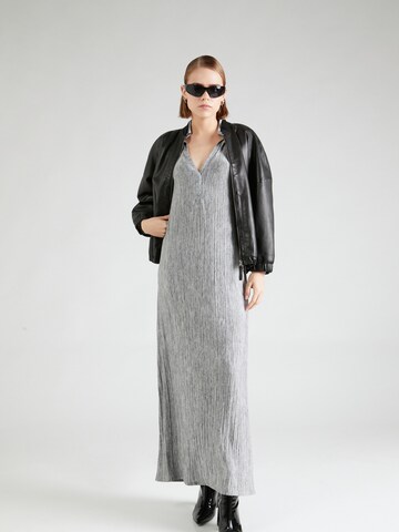 Rochie de la TOPSHOP pe gri