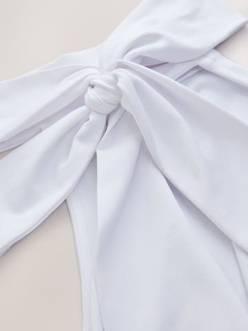 Next - Top en blanco