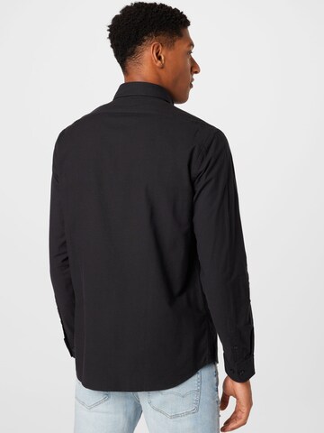 Coupe regular Chemise 'Rick' SELECTED HOMME en noir