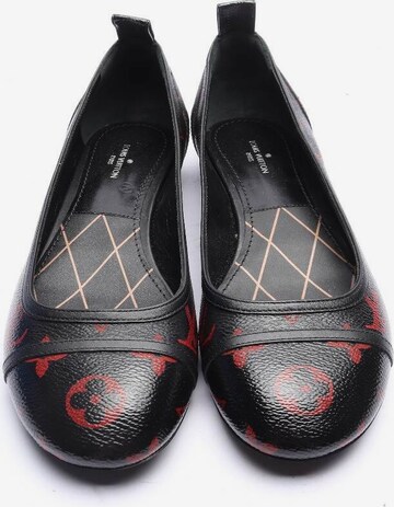 Louis Vuitton Flats & Loafers in 36 in Red