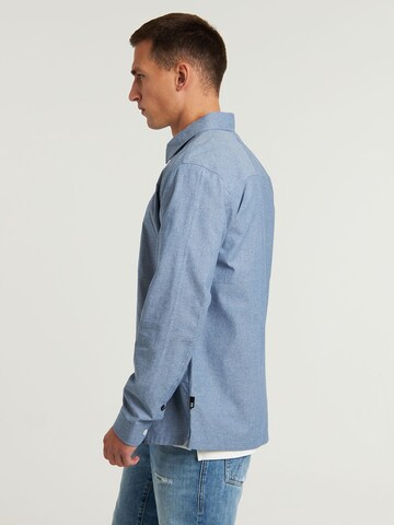 CHASIN' Regular fit Button Up Shirt 'Cooper Chambray' in Blue