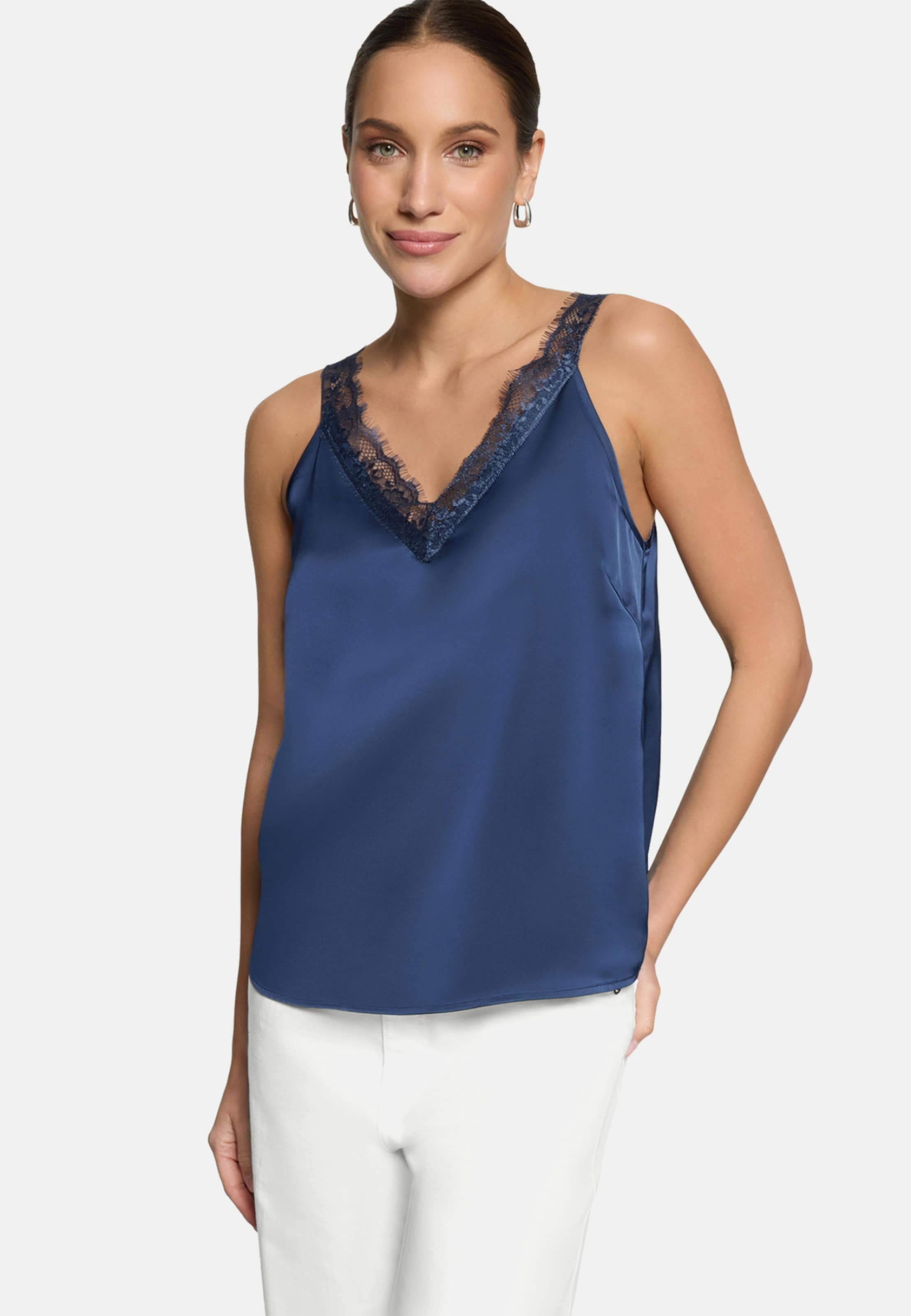 zero Basic-Top mit V-Ausschnitt in Blau: Vorderseite