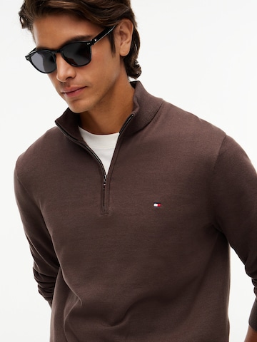 TOMMY HILFIGER Pullover 'Essential' i brun