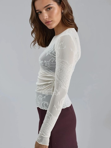 Maglietta di Busem in bianco